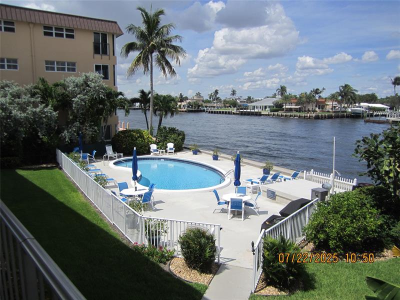 Image 14 of 31 For 743 Riverside Dr  4b