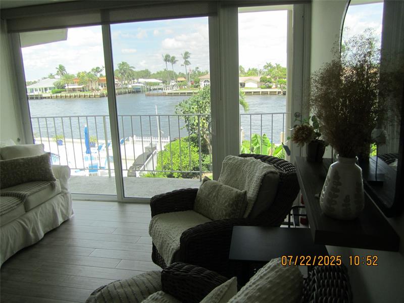 Image 17 of 31 For 743 Riverside Dr  4b