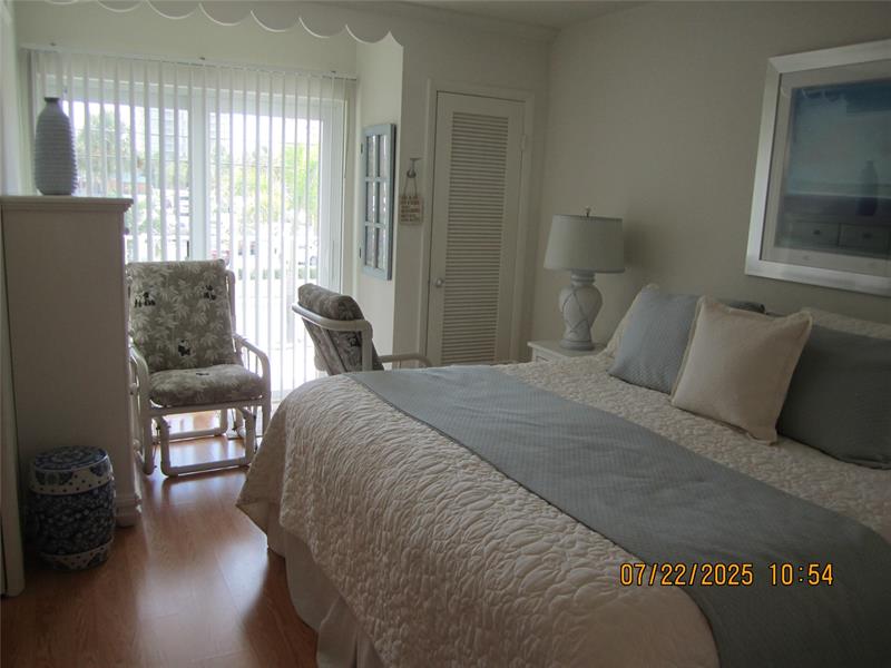 Image 20 of 31 For 743 Riverside Dr  4b