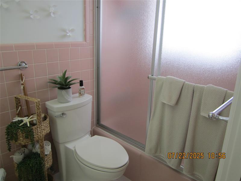 Image 24 of 31 For 743 Riverside Dr  4b