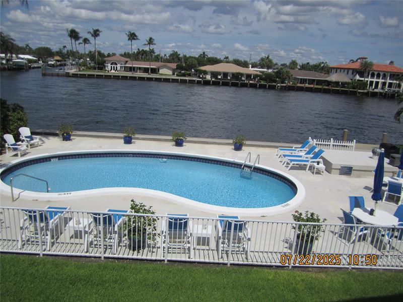 Image 27 of 31 For 743 Riverside Dr  4b