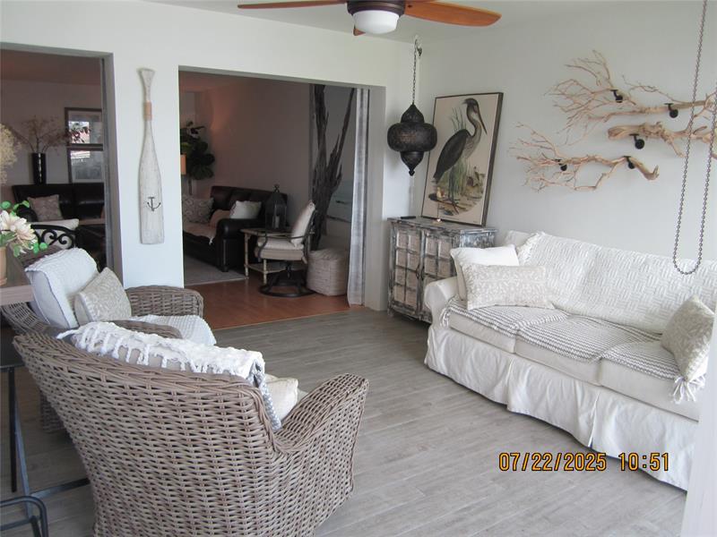 Image 3 of 31 For 743 Riverside Dr  4b