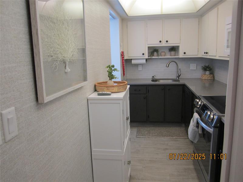 Image 30 of 31 For 743 Riverside Dr  4b