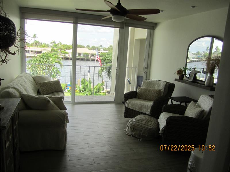 Image 4 of 31 For 743 Riverside Dr  4b