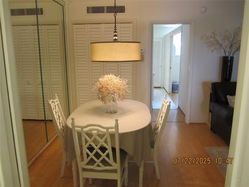 Image 8 of 31 For 743 Riverside Dr  4b