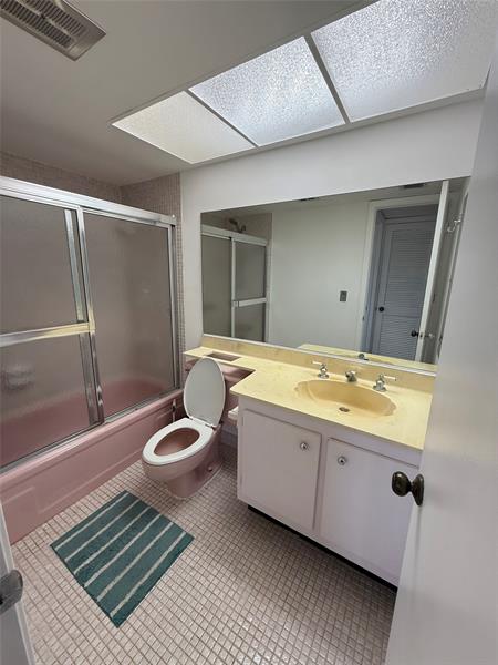 Image 6 of 7 For 4042 19th St  402