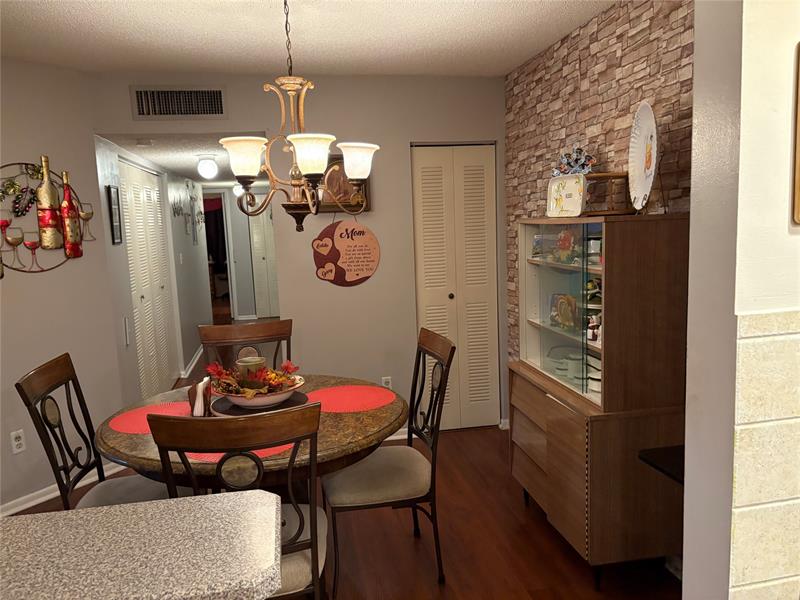 Image 7 of 14 For 9754 Belfort Cir 9754