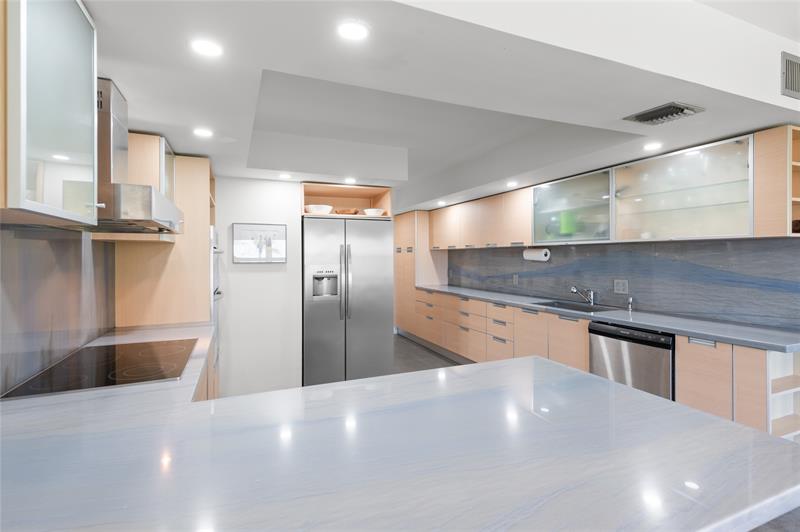 Image 11 of 65 For 4900 Ocean Blvd  416