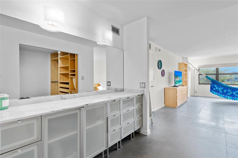 Image 17 of 65 For 4900 Ocean Blvd  416