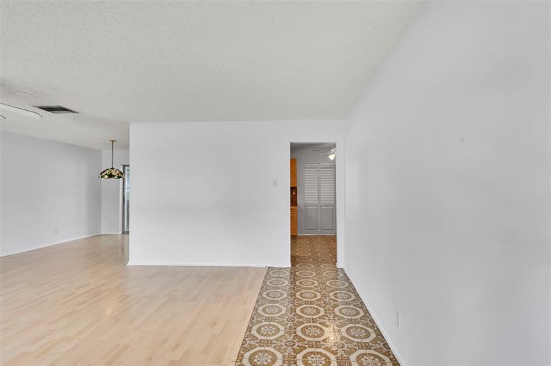 Image 11 of 43 For 4706 43rd Ter