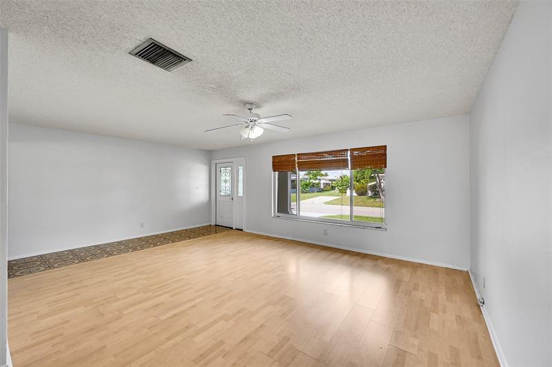 Image 15 of 43 For 4706 43rd Ter