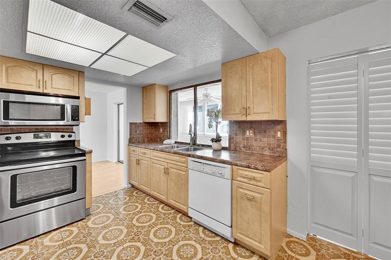 Image 18 of 43 For 4706 43rd Ter