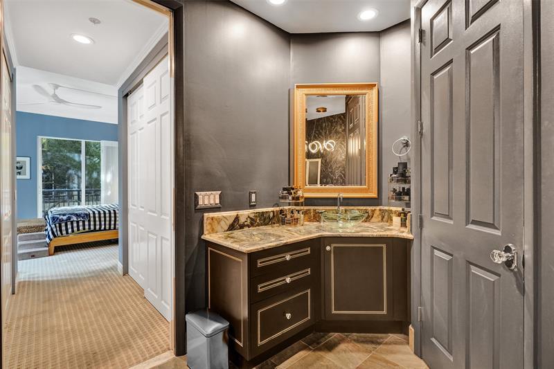 Image 19 of 61 For 2617 14th Ave  101