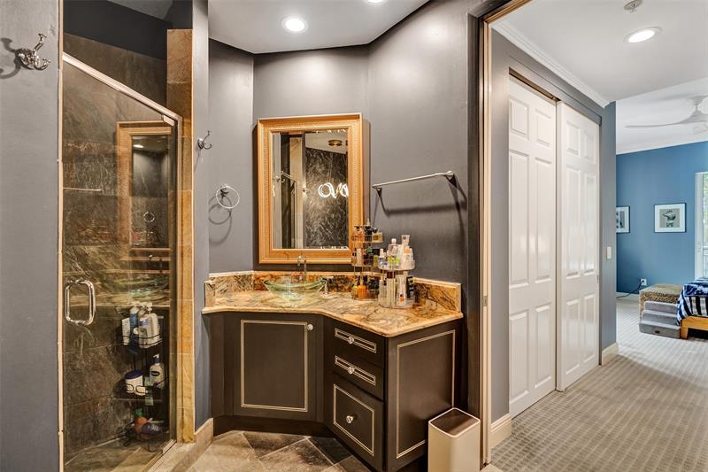Image 20 of 61 For 2617 14th Ave  101
