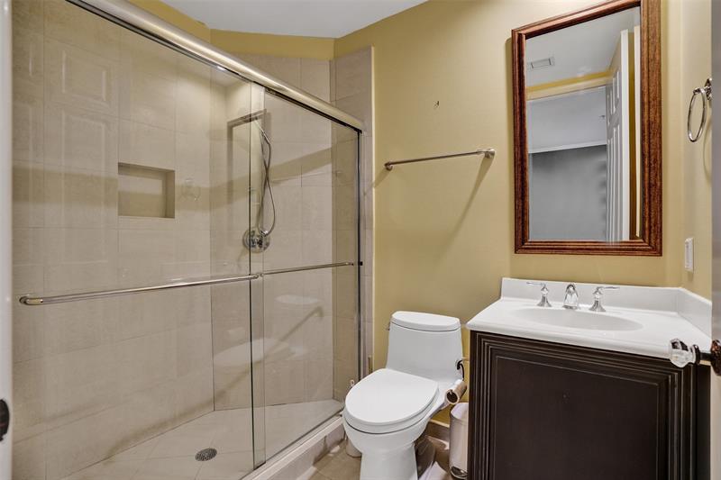 Image 27 of 61 For 2617 14th Ave  101
