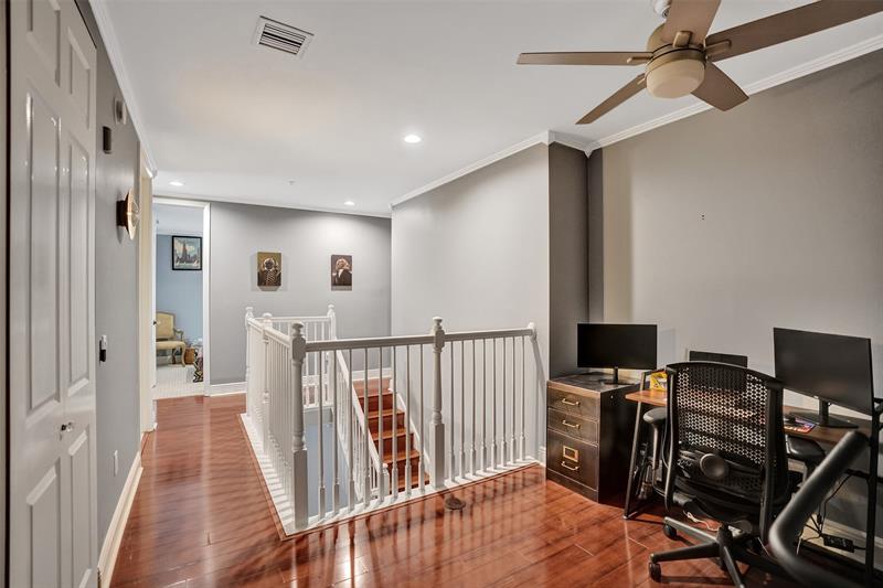 Image 28 of 61 For 2617 14th Ave  101