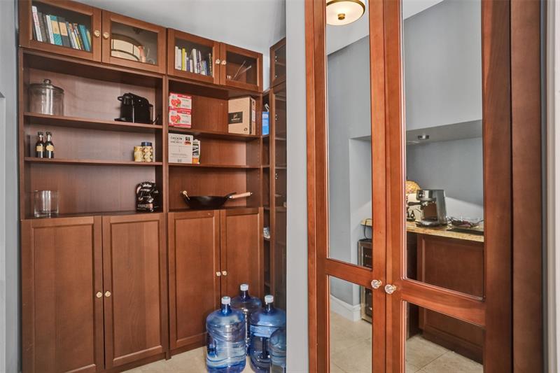 Image 32 of 61 For 2617 14th Ave  101