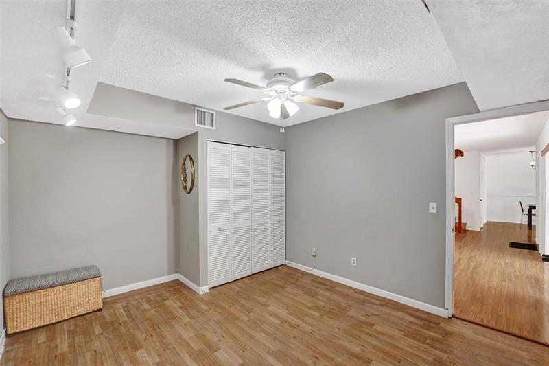 Image 17 of 50 For 11884 12th Pl  11884