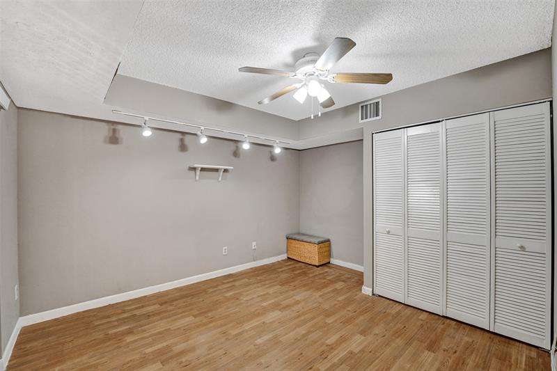 Image 18 of 50 For 11884 12th Pl  11884