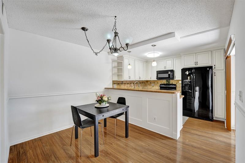 Image 20 of 50 For 11884 12th Pl  11884