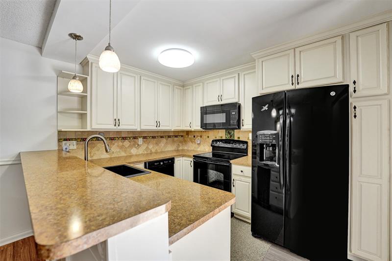 Image 24 of 50 For 11884 12th Pl  11884