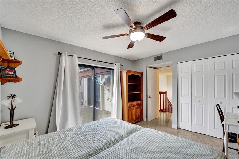 Image 32 of 50 For 11884 12th Pl  11884