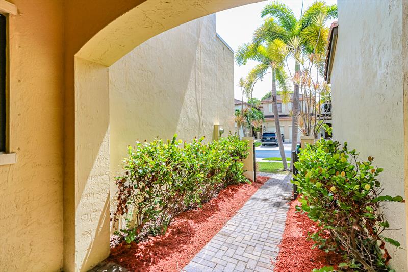 Image 6 of 40 For 22808 89th Path