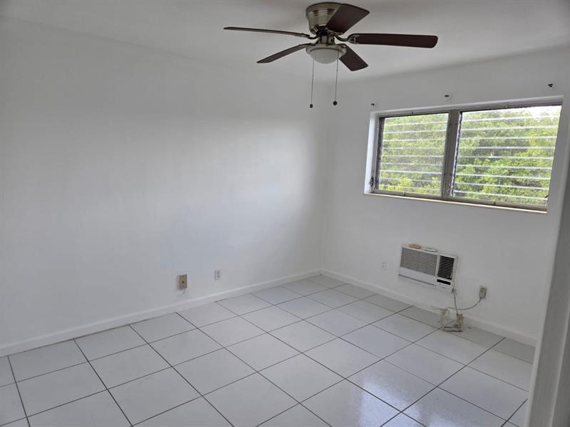 Image 18 of 34 For 2700 135 Street  34