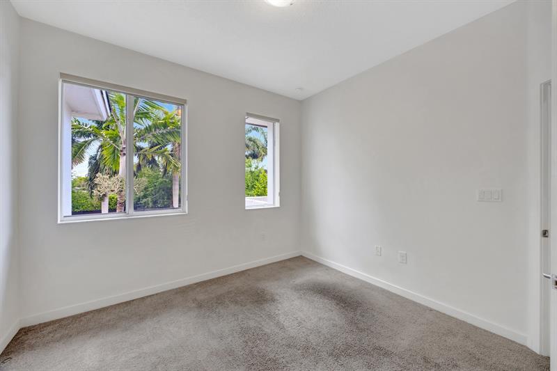 Image 17 of 49 For 17624 149th Pl