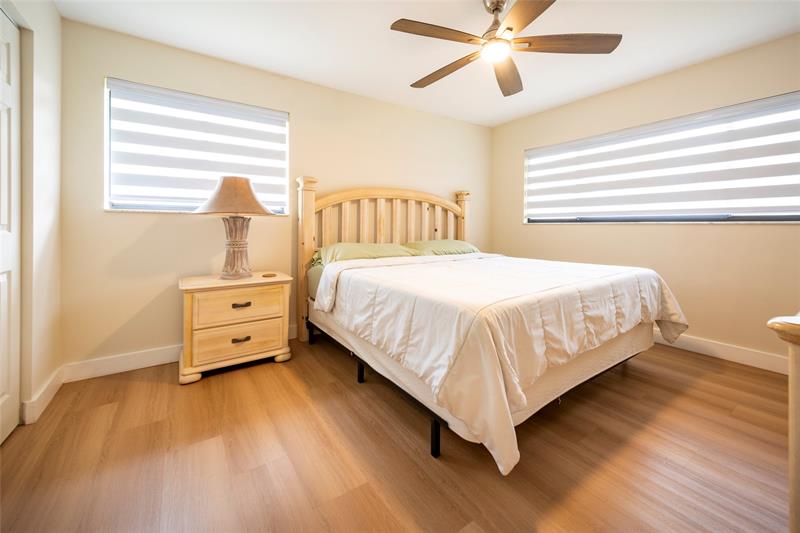 Image 10 of 20 For 7827 Ashmont Cir  208