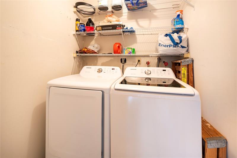 Image 15 of 20 For 7827 Ashmont Cir  208