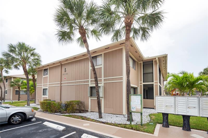 Image 20 of 20 For 7827 Ashmont Cir  208