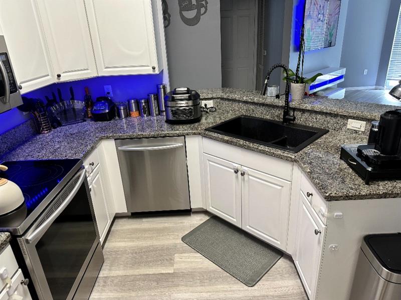 Image 10 of 32 For 4706 160th Ave  130