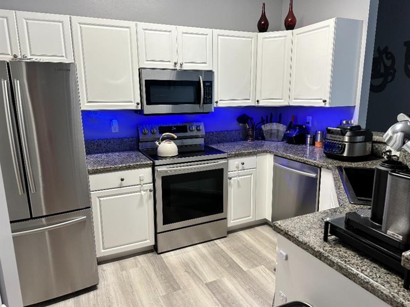 Image 6 of 32 For 4706 160th Ave  130