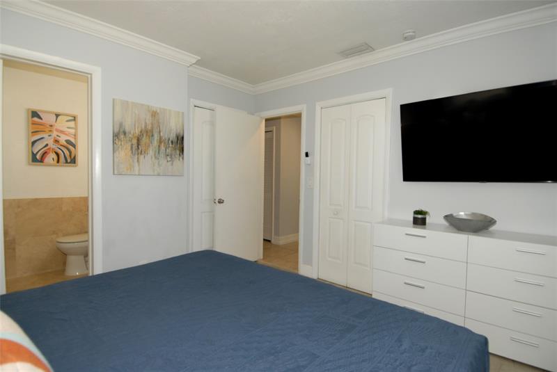 Image 12 of 33 For 21 57th Ct  