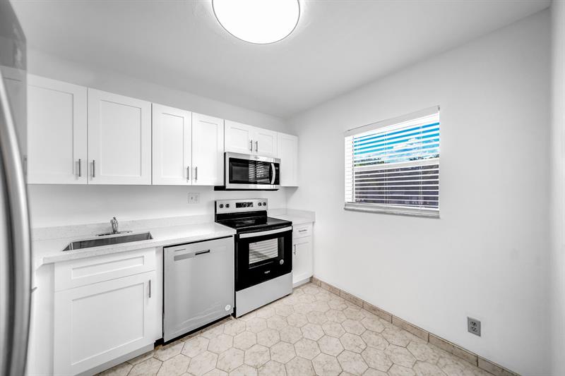 Image 6 of 39 For 8320 Sands Point Blvd  208m