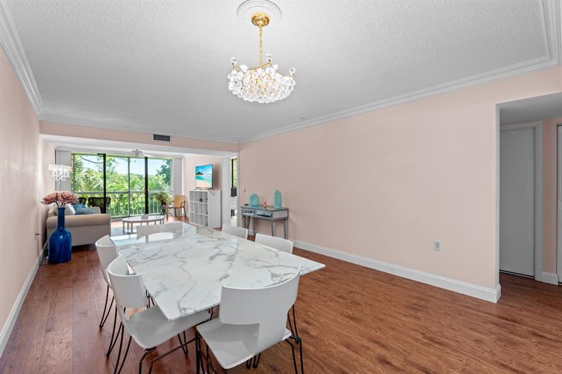 Image 12 of 33 For 6133 Balboa Circle  306