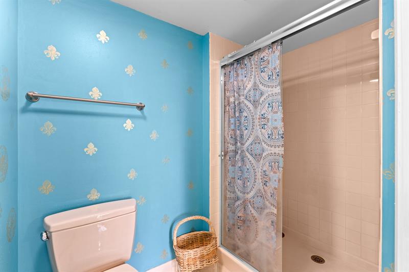 Image 19 of 33 For 6133 Balboa Circle  306