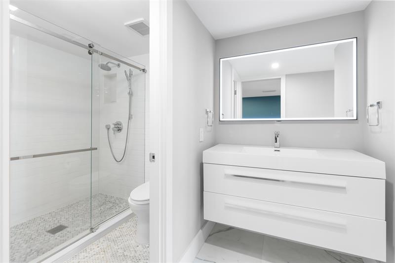 Image 16 of 34 For 777 Bayshore Dr  1704