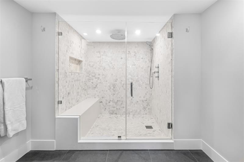 Image 25 of 34 For 777 Bayshore Dr  1704