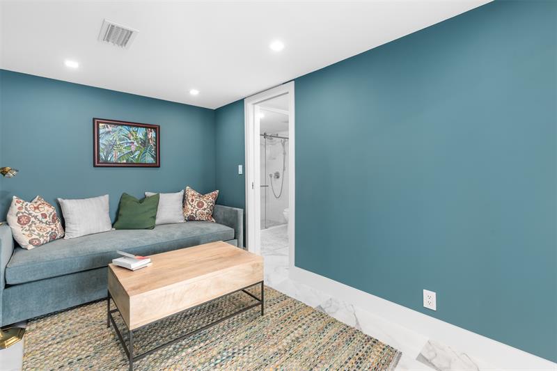 Image 33 of 34 For 777 Bayshore Dr  1704