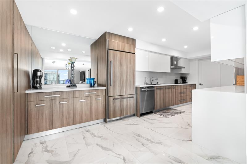 Image 7 of 34 For 777 Bayshore Dr  1704