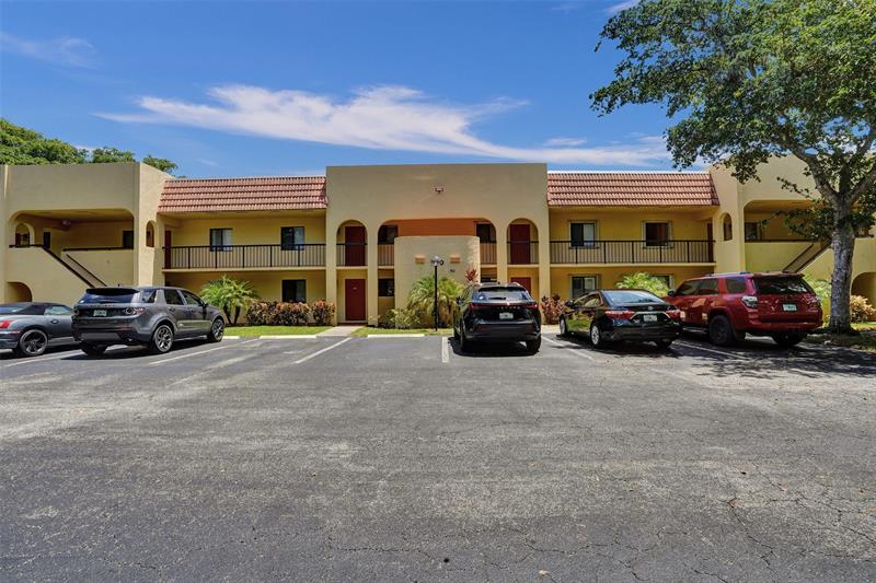 Image 12 of 40 For 930 9th Street Cir  104