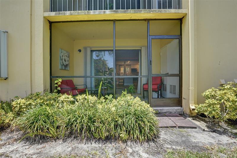 Image 27 of 40 For 930 9th Street Cir  104