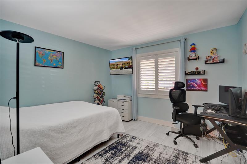 Image 31 of 40 For 930 9th Street Cir  104