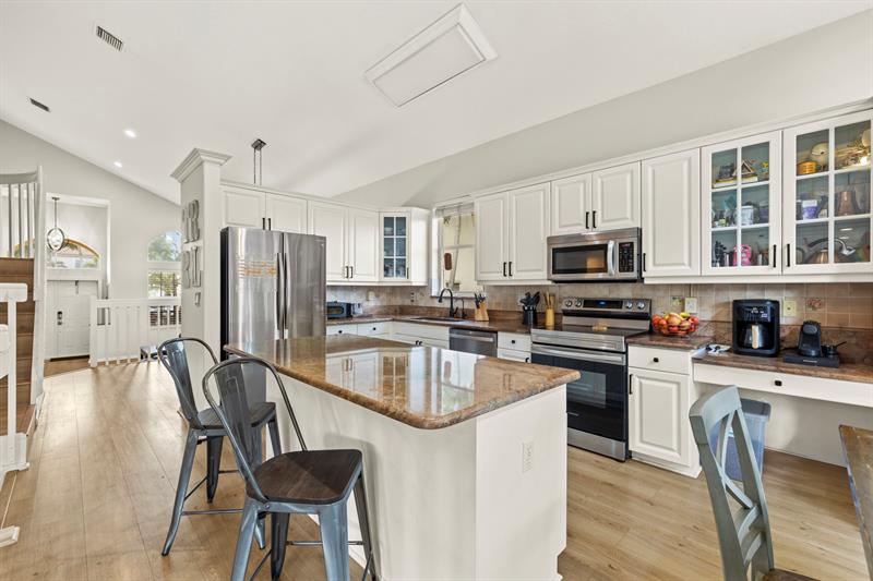 Image 10 of 39 For 6570 Waverly Lane