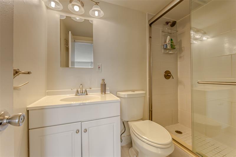 Image 13 of 42 For 2900 30th St  7d