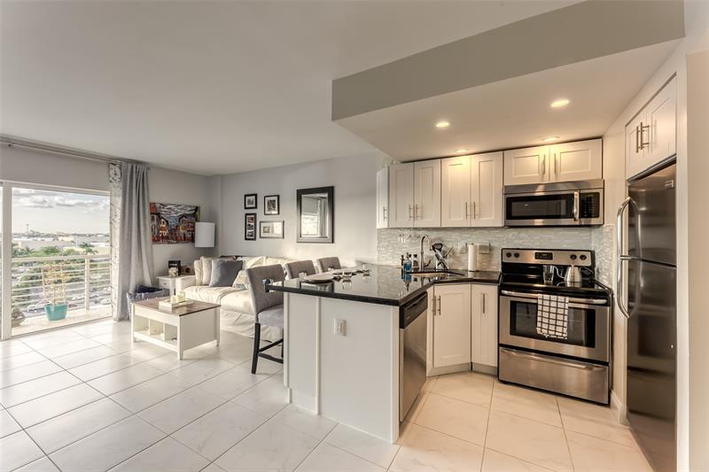 Image 20 of 42 For 2900 30th St  7d