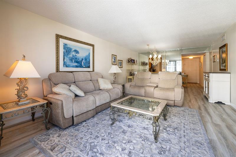Image 12 of 32 For 3100 48th St  609