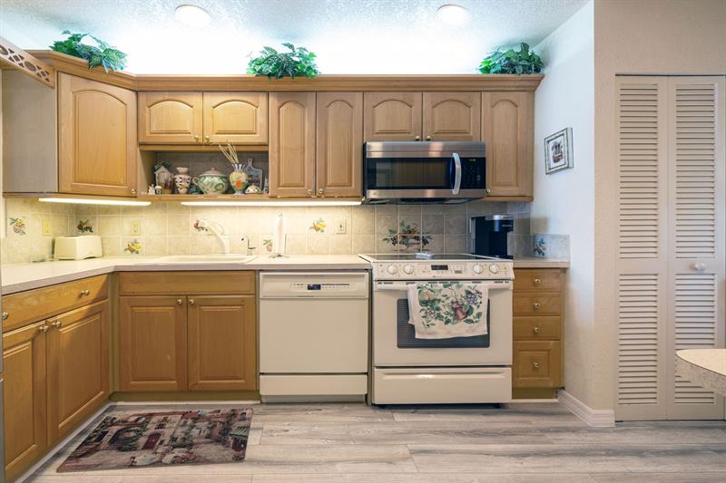 Image 14 of 32 For 3100 48th St  609